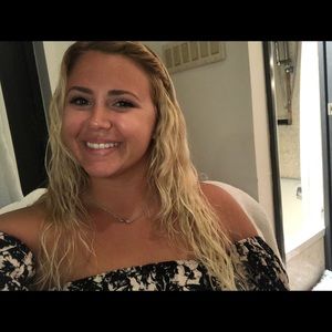 Meet your Posher, Alyssa